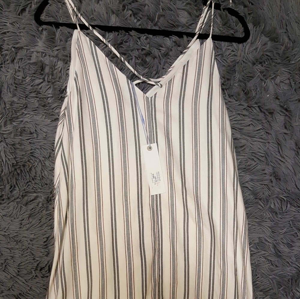 GF Collection Dress - Picture 4 of 6